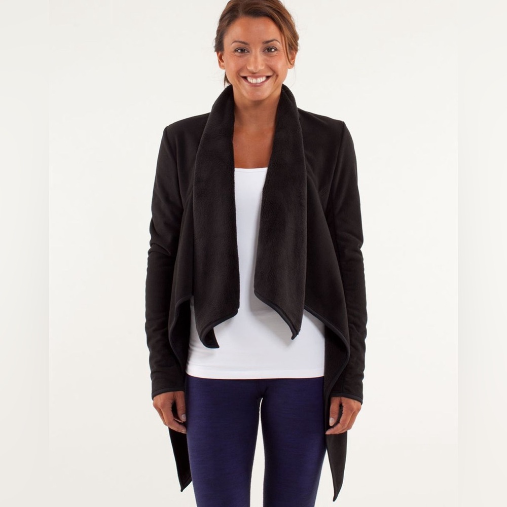Lululemon Presence Of‎ Mind Jacket Black Fleece Wrap Sweater  Size 8